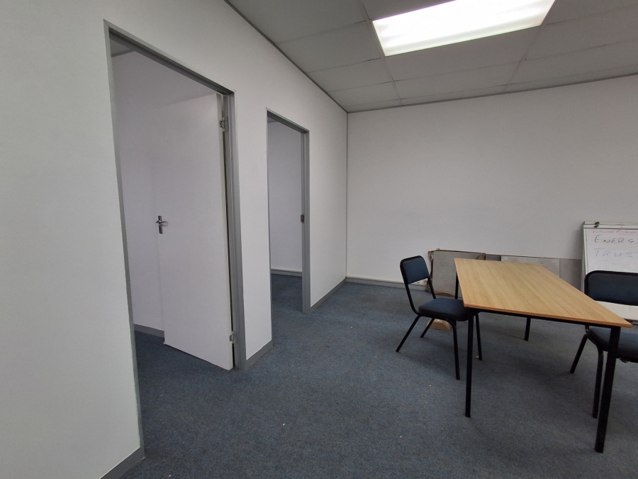 To Let Commercial Property for Rent in Beacon Bay North Eastern Cape